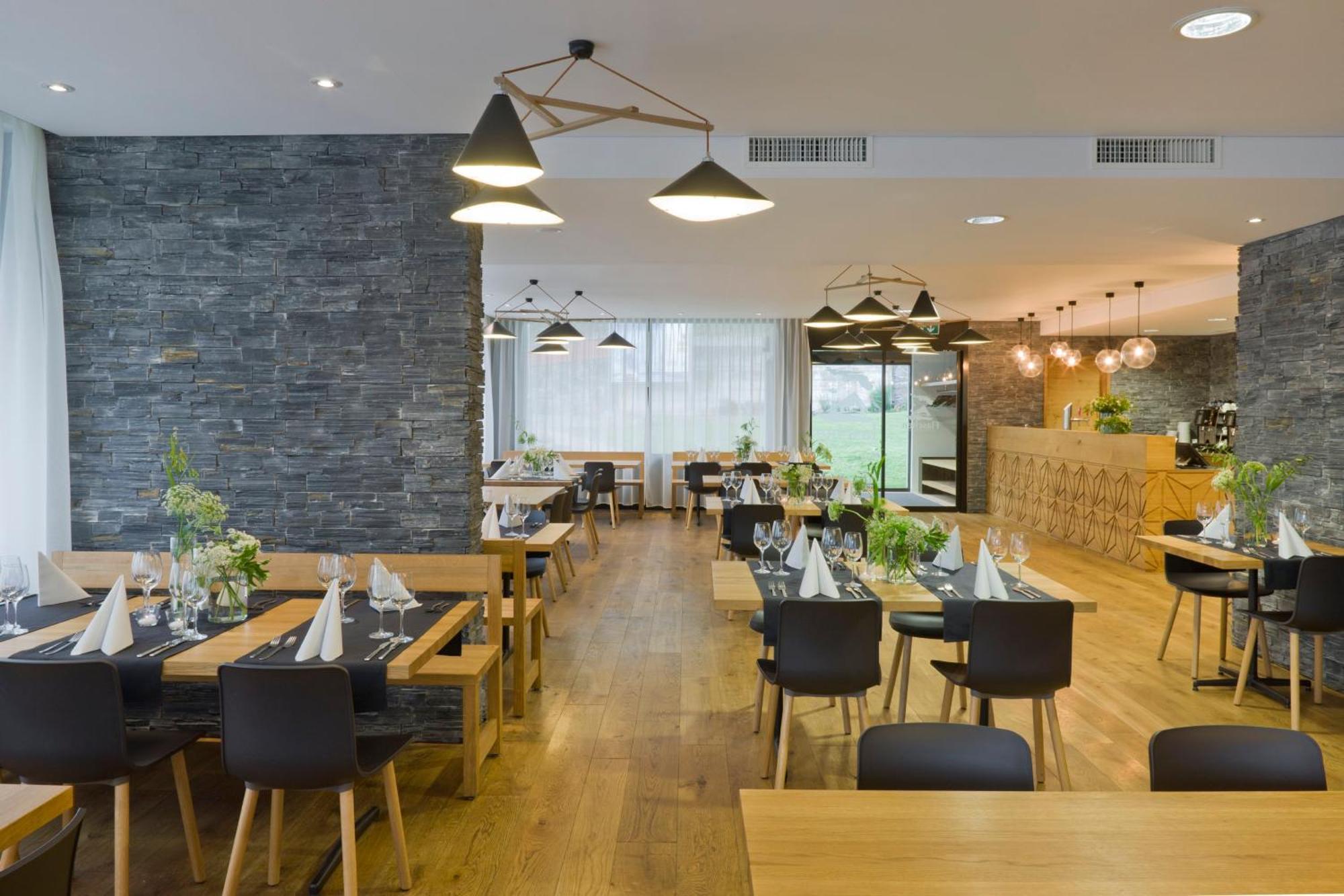 Hotel Restaurant Flaschen Albinen Bagian luar foto